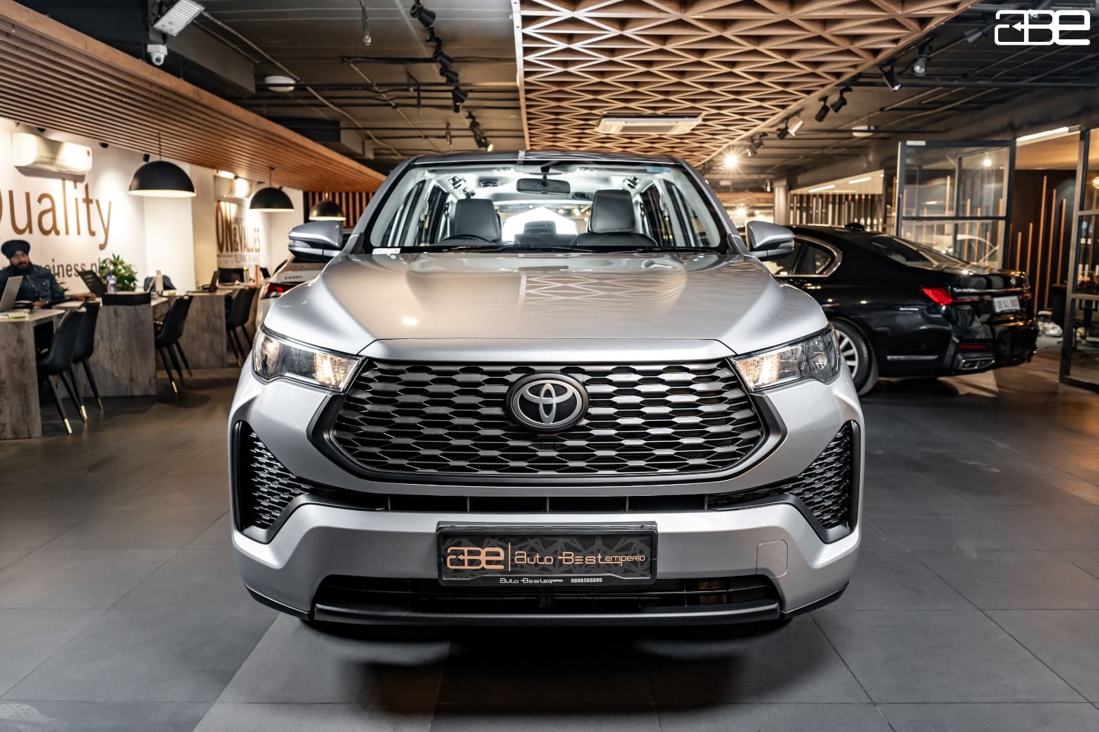 Toyota HYCROSS INNOVA ZX AT