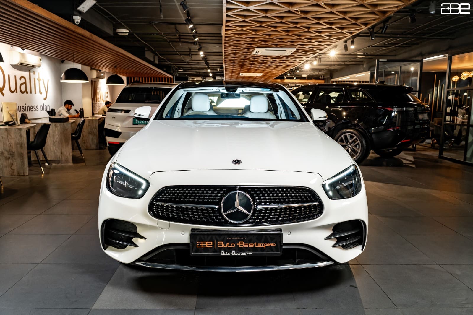 Mercedes-Benz E-Class E-200 AMG LINE