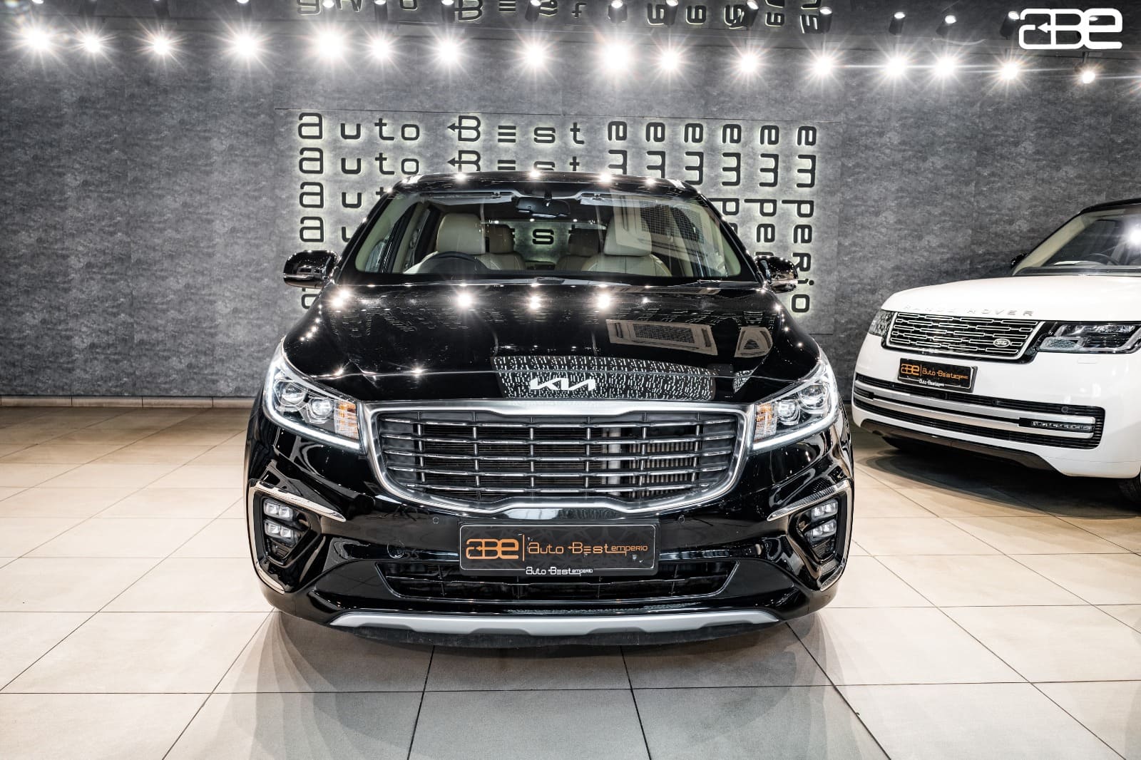 KIA CARNIVAL LIMOUSINE PLUS