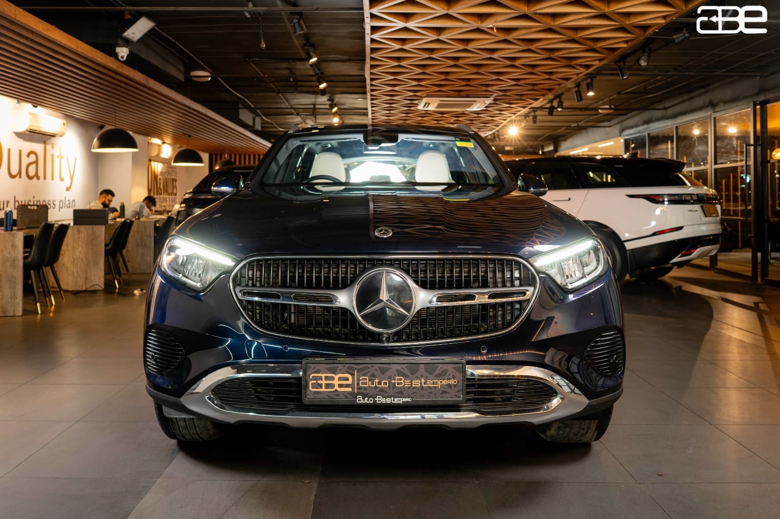 Mercedes-Benz GLC-300 4-MATIC