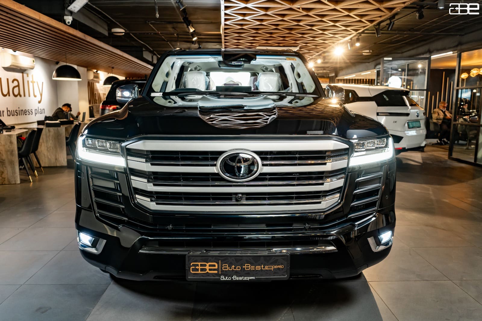 Toyota LAND CRUISER 300 ZX