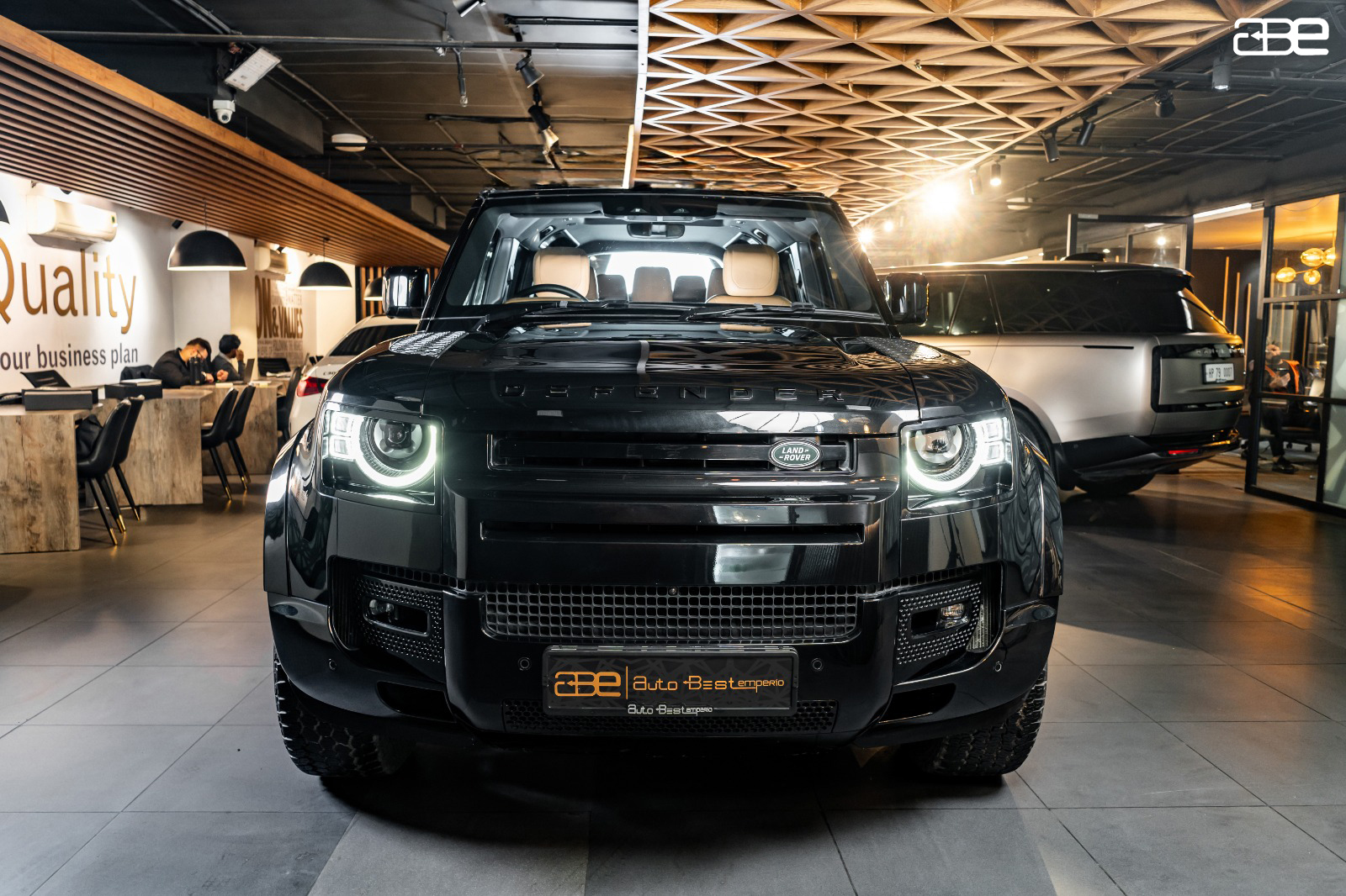 Land Rover DEFENDER V8 HSE DYNAMIC